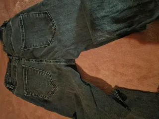 Pantalón vaquero negro