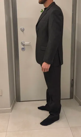 Abito giacca e pantalone grigio scuro