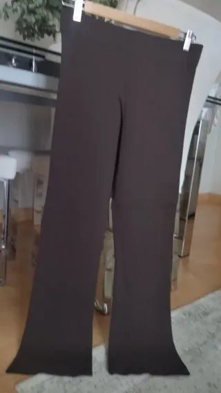 Pantalón Zara punto.