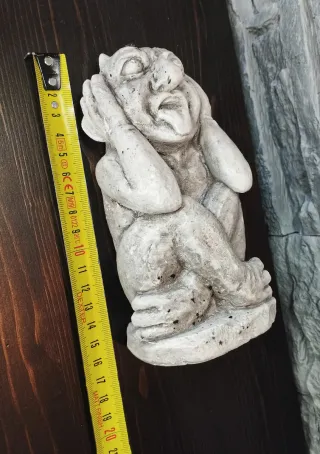 Gargoyle Hear No Evil - Linguaccia