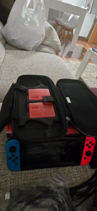 Nintendo Switch Azul/Rojo + Accesorios