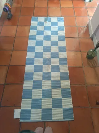 Tappeto a quadri blu e bianco