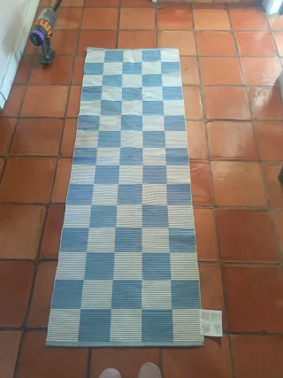 Tappeto a quadri blu e bianco