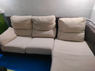 Divano chaise longue 3 posti beige e marrone