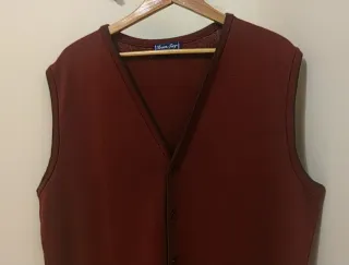 Chaleco de punto Brown Jury botones burdeos talla