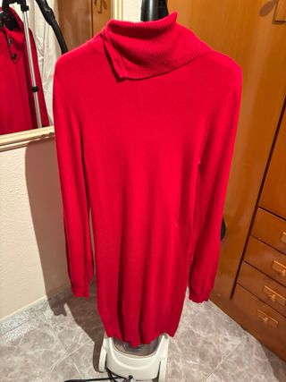 Vestido premamá rojo, o camiseta larga para jeans