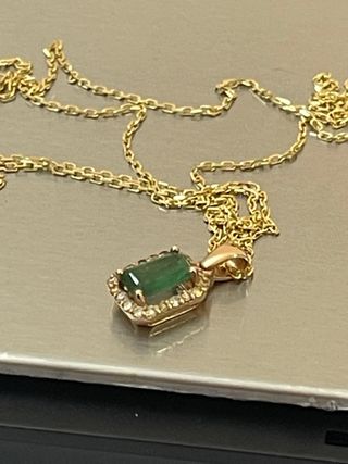 Collar Esmeralda y Diamantes Oro