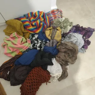 Lote de pañuelos y bufandas