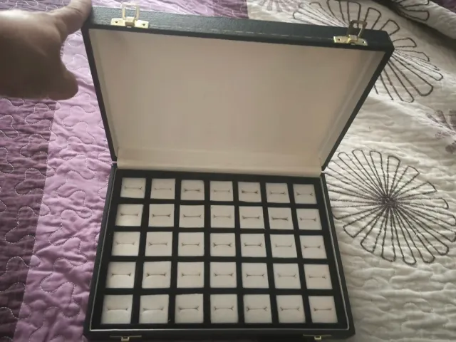 Estuche Joyería Anillos Negro y Beige