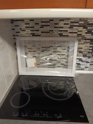 Marco Emuca Microonde 60cm in Plastica Bianca