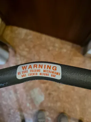 Deambulatore per interni con ruote