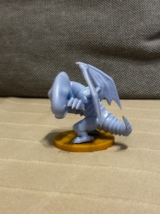 Figura Dragón Blanco de Ojos Azules