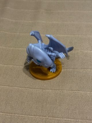 Figura Dragón Blanco de Ojos Azules