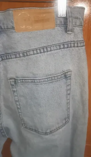 T 38, Cheap Monday, pantalón tejano tiro alto