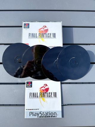Final Fantasy 7 y 8 de PS1 y Final Fantasy 10 PS2