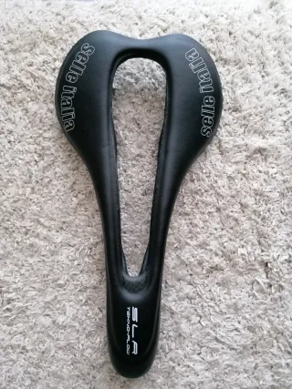 Sedile bici in carbonio