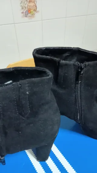 Botines antelina negros talla 40