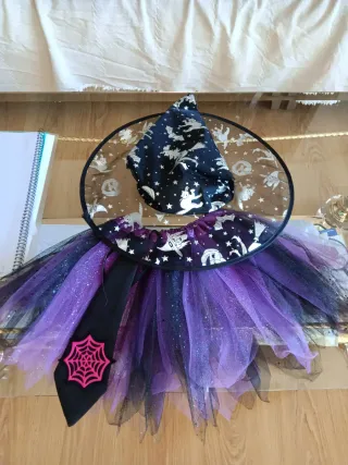 Falda Tutú Bruja Morado y Negro gorro y corbata