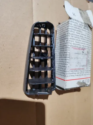 Rejilla Izquierda Golf 3 Mk3 Vento