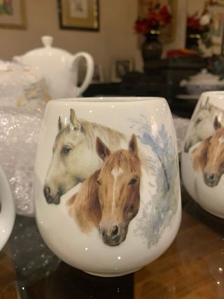 Tazze di porcellana con cavalli (4 unità)