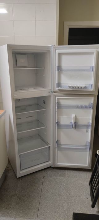 Nevera Beko 180cm Blanca