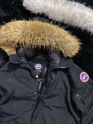 Giubbotto Canada Goose nero con cappuccio