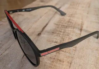 Gafas de sol Police Polarizadas Negras y Rojas