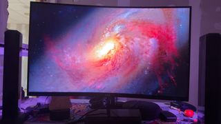 Monitor LXZ “32” de 144 hz y Altavoz ULTIMEA S80