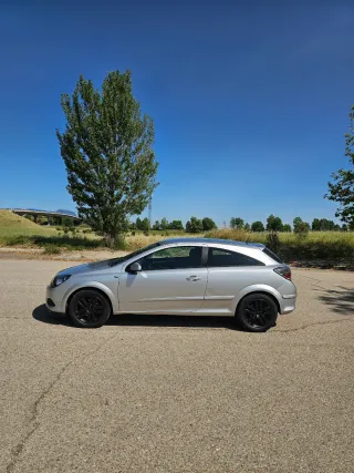 Opel Astra GTC 2008