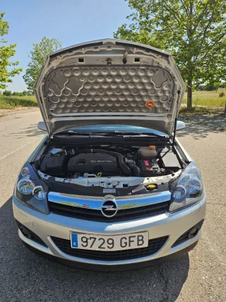 Opel Astra GTC 2008