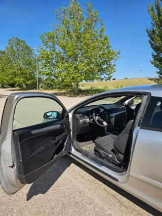 Opel Astra GTC 2008