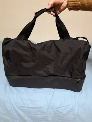 Bolsa de deporte Adidas negra y gris
