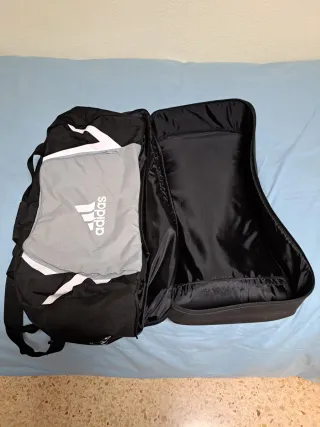 Bolsa de deporte Adidas negra y gris