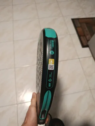 Pala de pádel Kombat Vesubio