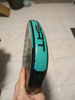 Pala de pádel Kombat Vesubio