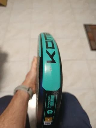 Pala de pádel Kombat Vesubio