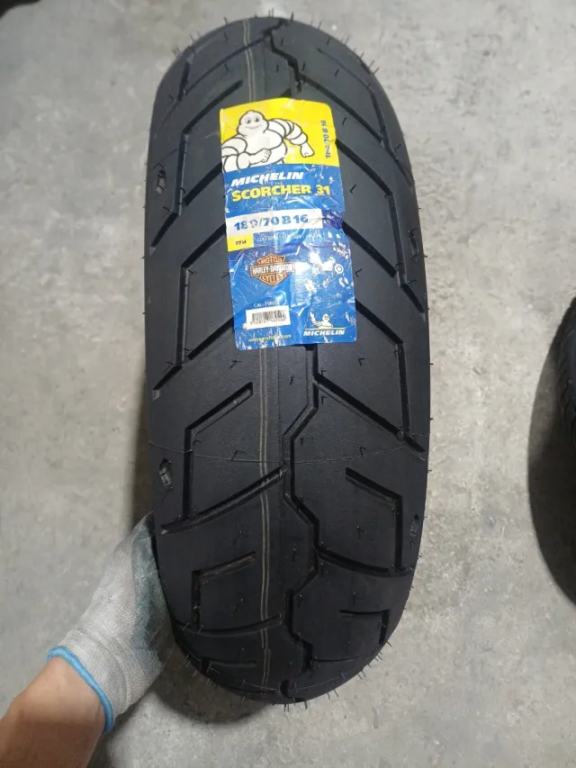Michelin SCORCHER 31 180/70-16