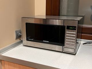 Forno a microonde Samsung GE87M-X - 23 L con grill