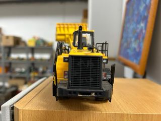 Pala Cargadora Komatsu WA600 1:50