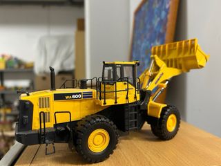 Pala Cargadora Komatsu WA600 1:50