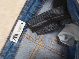Pantalón vaquero Zara desgastado