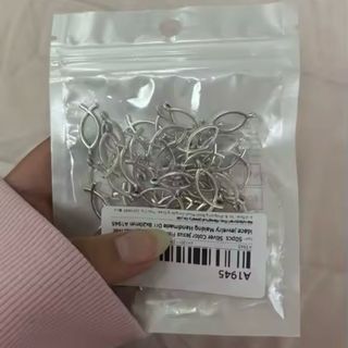 50 Dijes Colgantes Pez Jesús Plateados Para Cadena