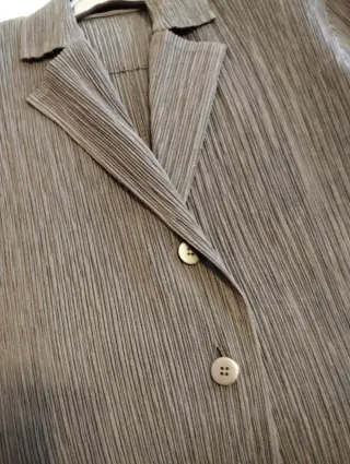 Giacca Issey Miyake nera plissettata