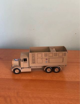 Modellino furgone militare beige