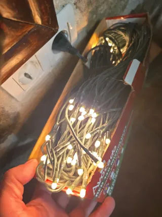 Árbol de Navidad artificial. + Luces.