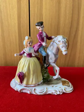 Statua Cavaliere e Dama porcellana di Capodimonte