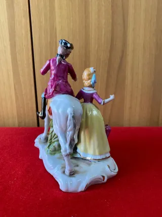 Statua Cavaliere e Dama porcellana di Capodimonte