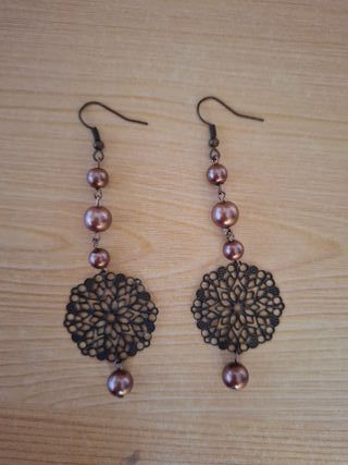 Pendientes largos perlas y filigrana