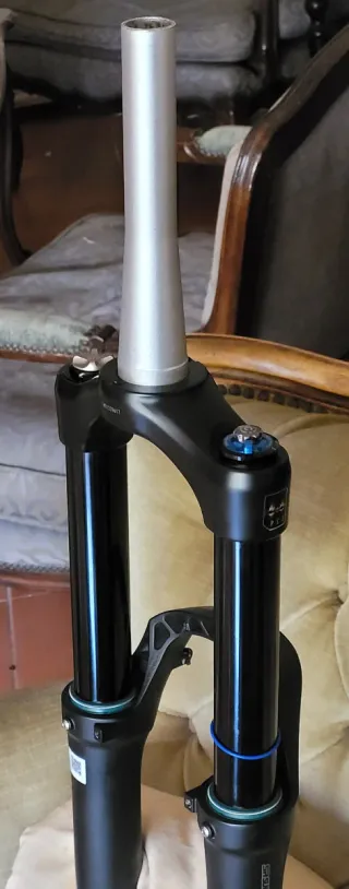 Suntour Durolux 38 180mm EQ RC2 PCS  29 Boost