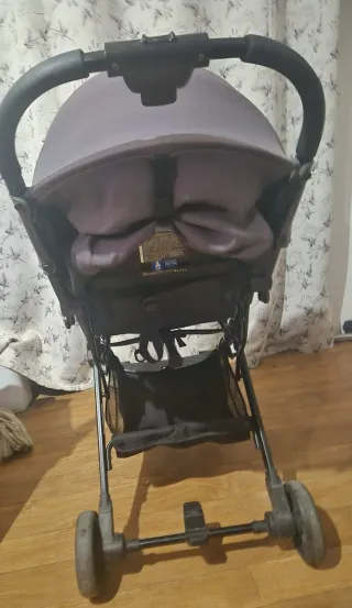 Silla de paseo plegable gris